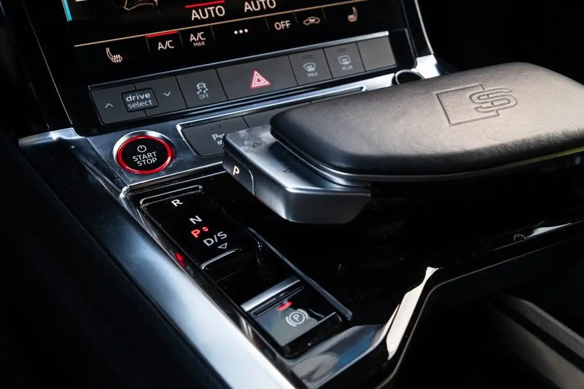 AUDI E-TRON S