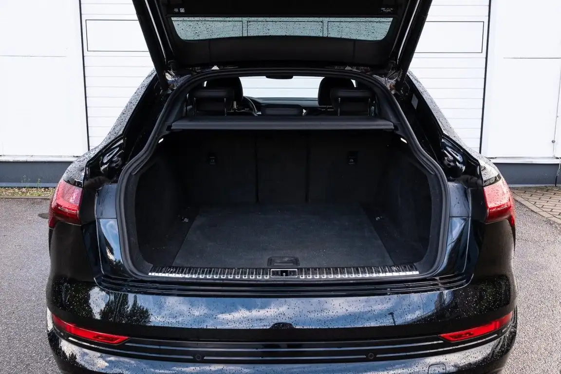 AUDI E-TRON S