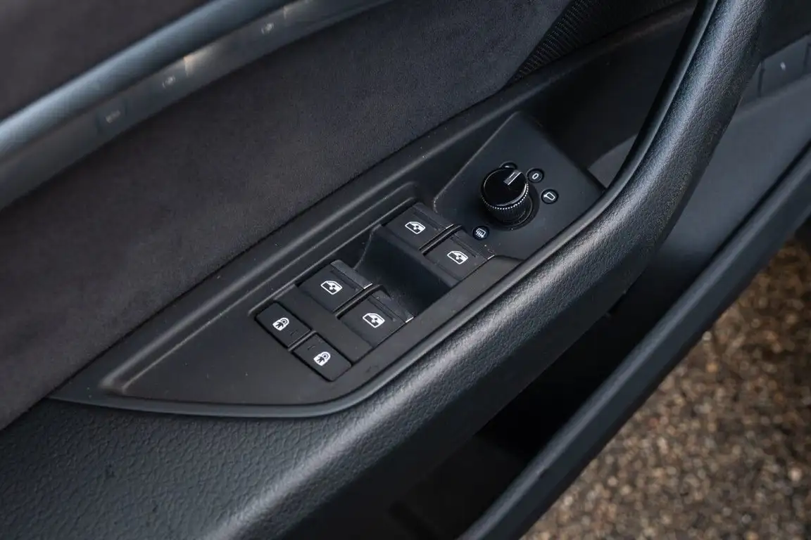 AUDI E-TRON S
