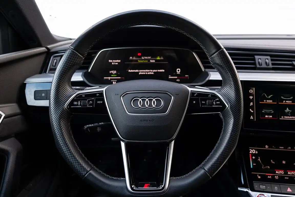 AUDI E-TRON S