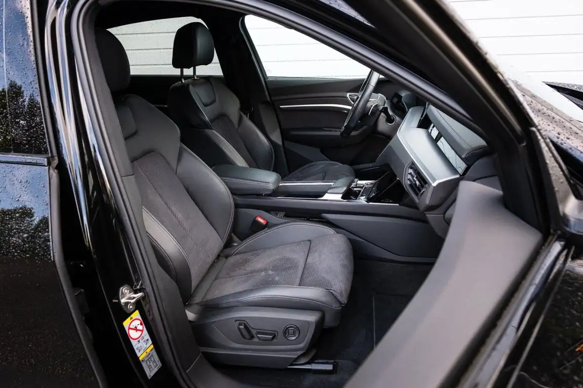 AUDI E-TRON S