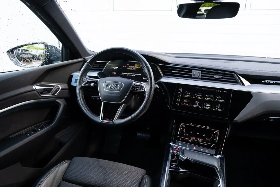 AUDI E-TRON S