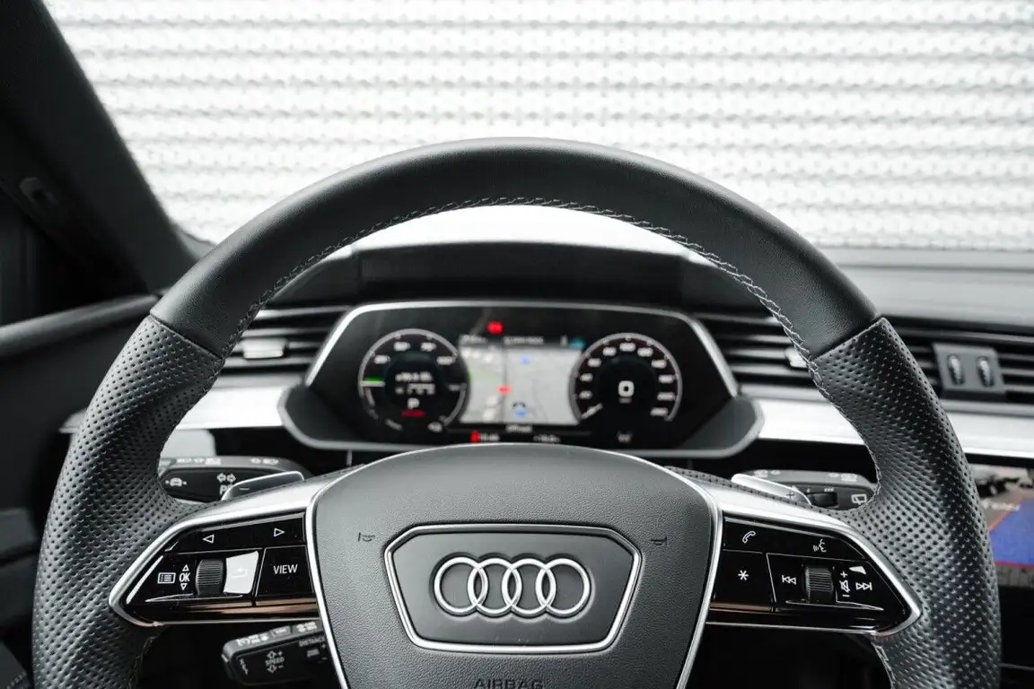 AUDI E-TRON S