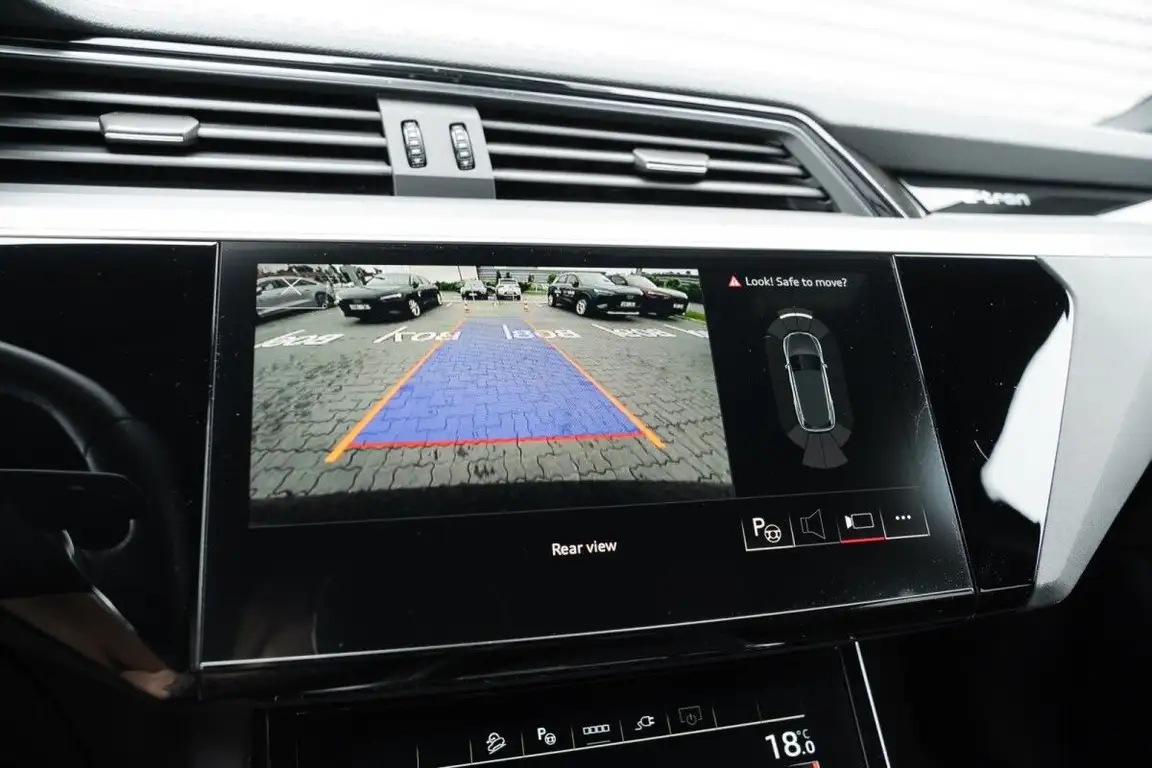 AUDI E-TRON S