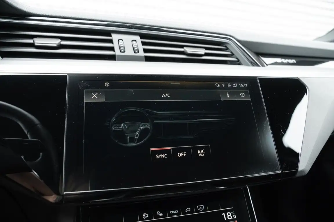 AUDI E-TRON S