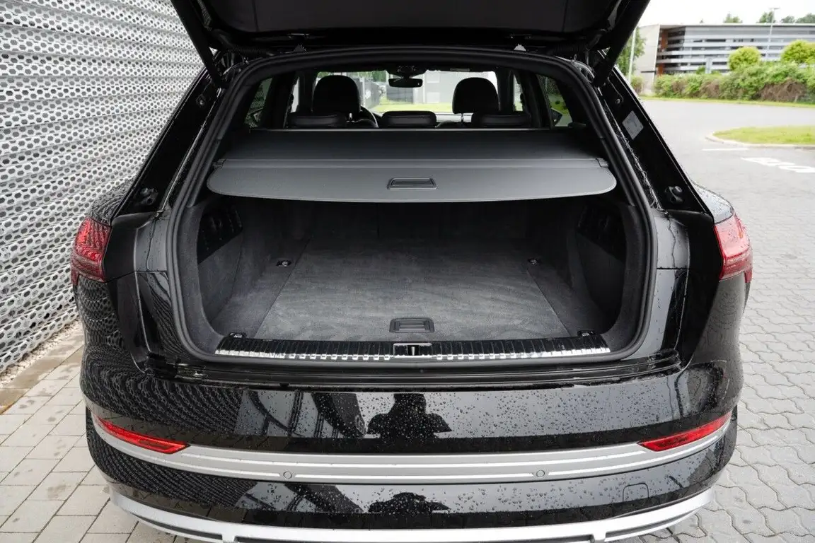 AUDI E-TRON S