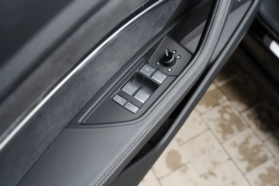 AUDI E-TRON S