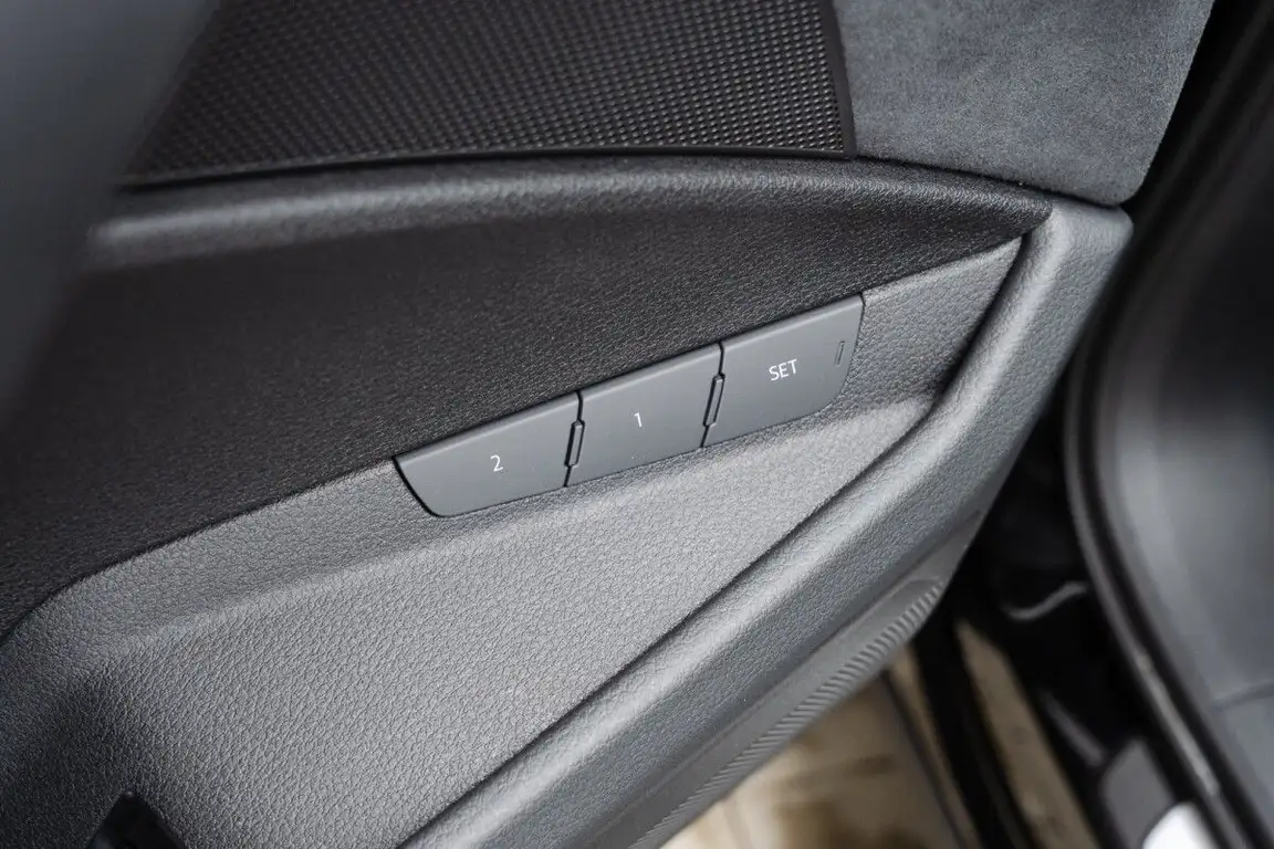 AUDI E-TRON S
