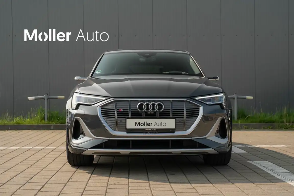 AUDI E-TRON