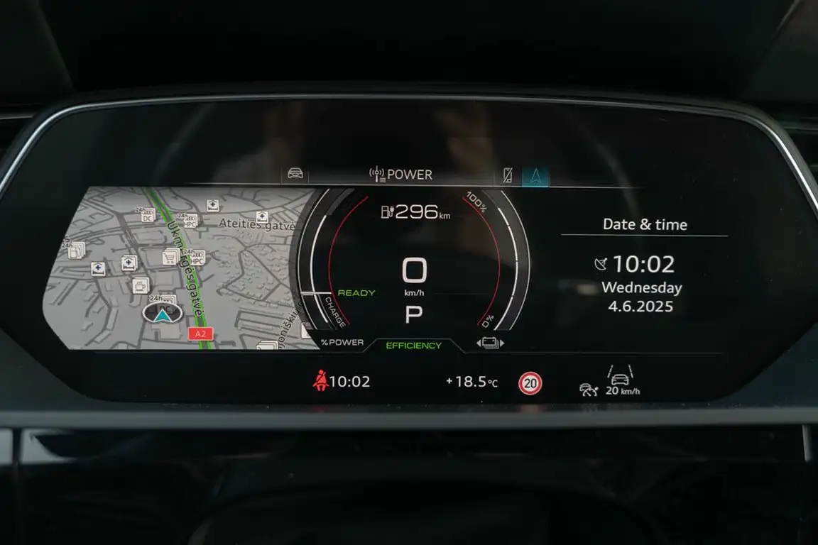 AUDI E-TRON