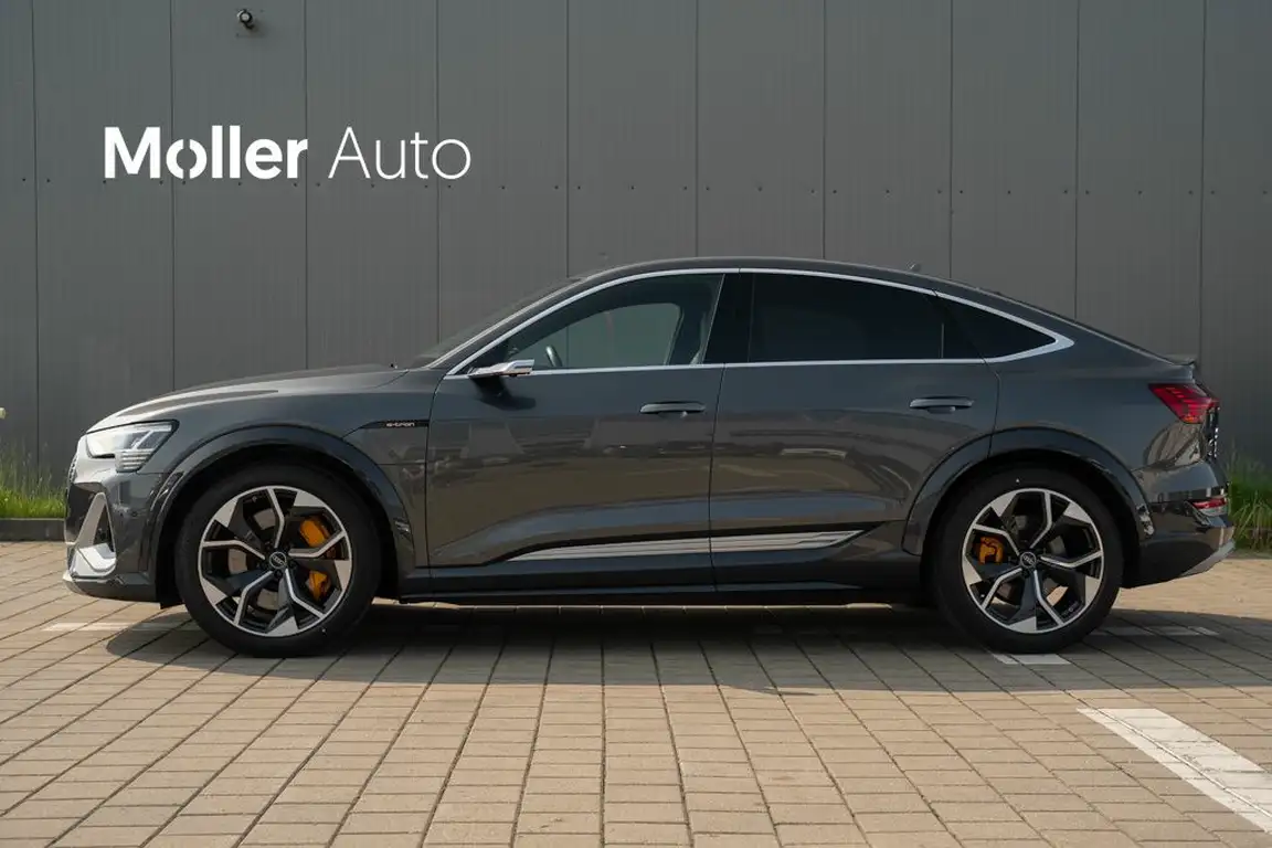 AUDI E-TRON