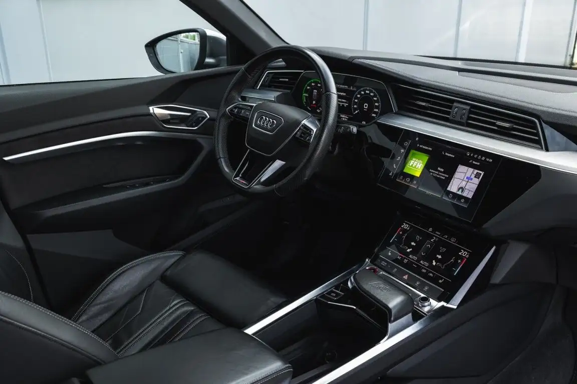 AUDI E-TRON S