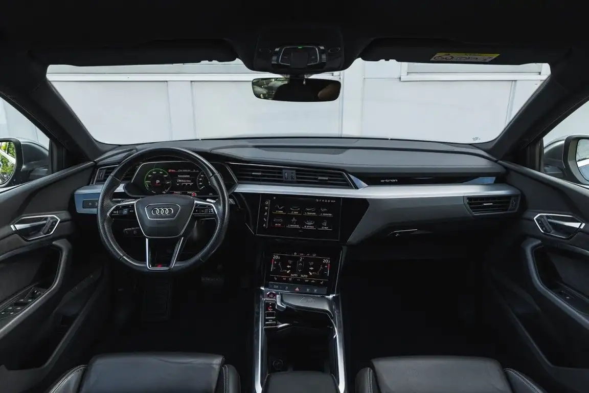 AUDI E-TRON S