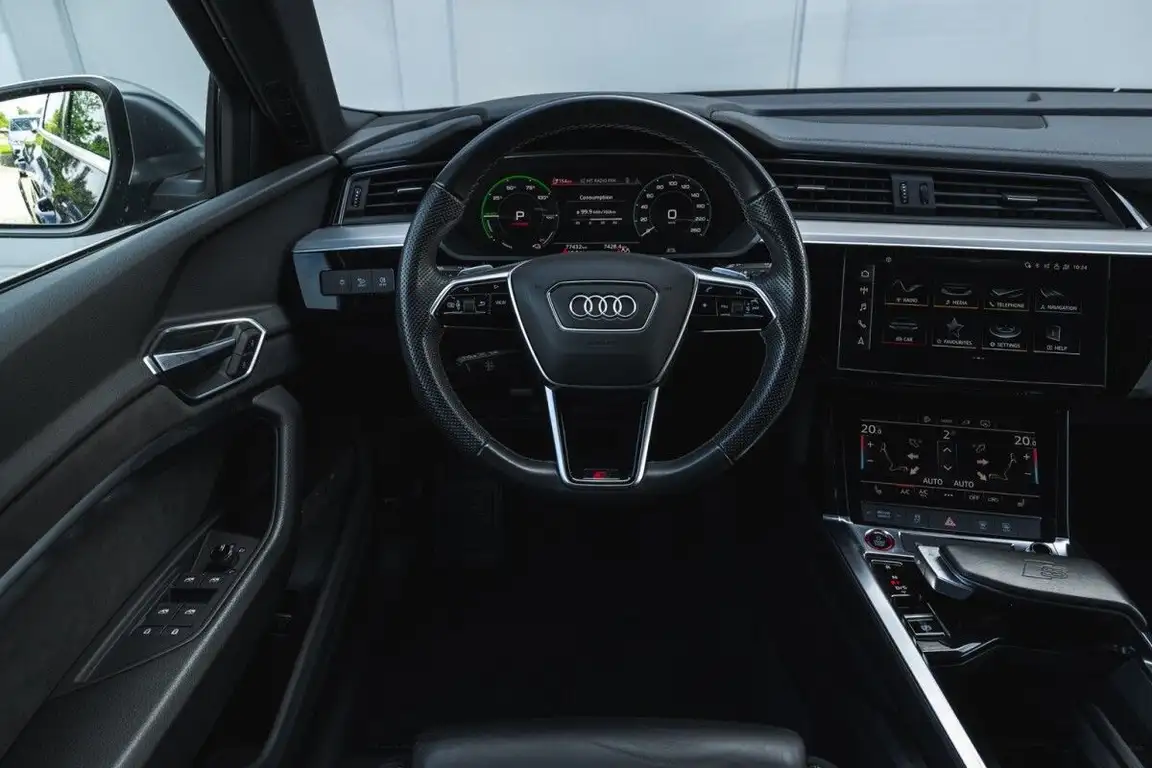 AUDI E-TRON S