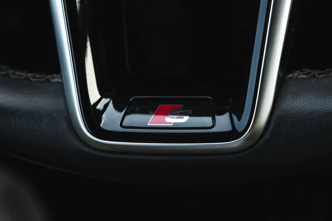 AUDI E-TRON S