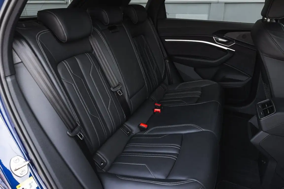 AUDI E-TRON S