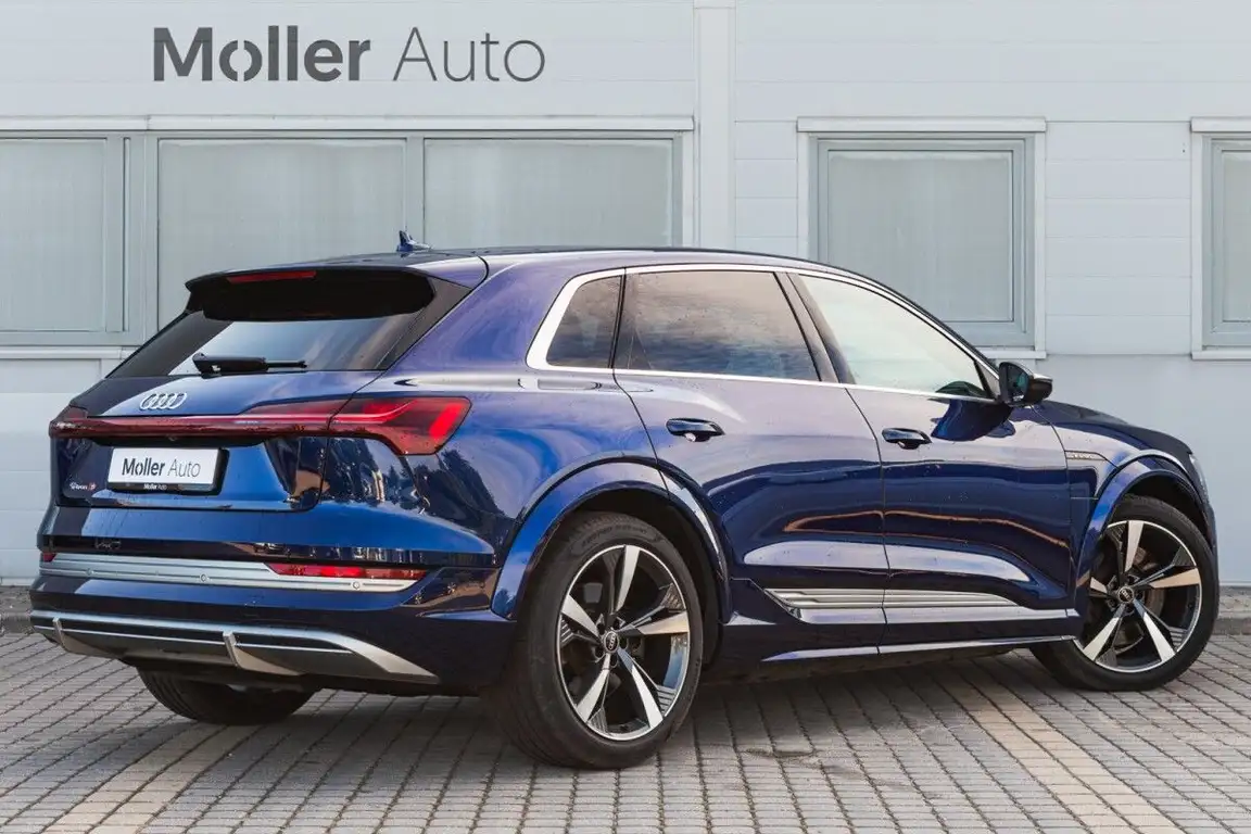 AUDI E-TRON S