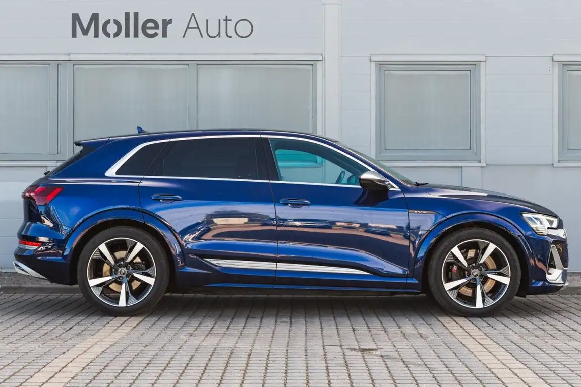 AUDI E-TRON S