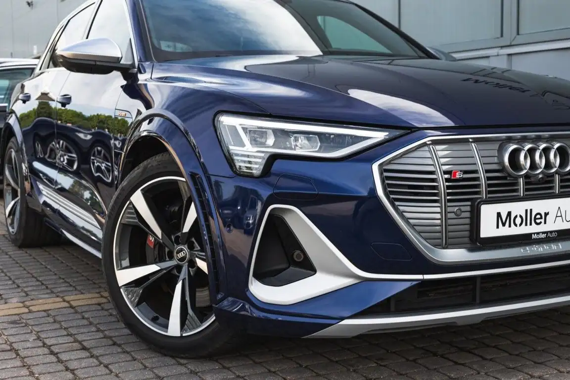 AUDI E-TRON S