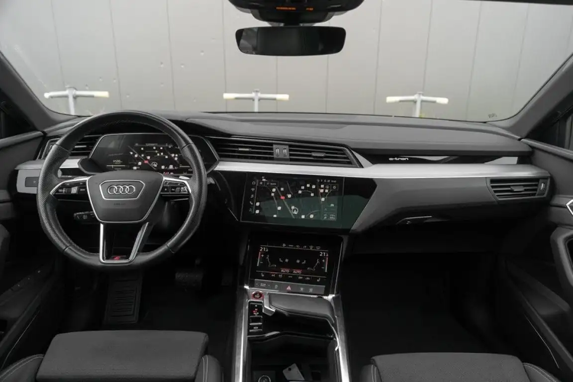 AUDI E-TRON S