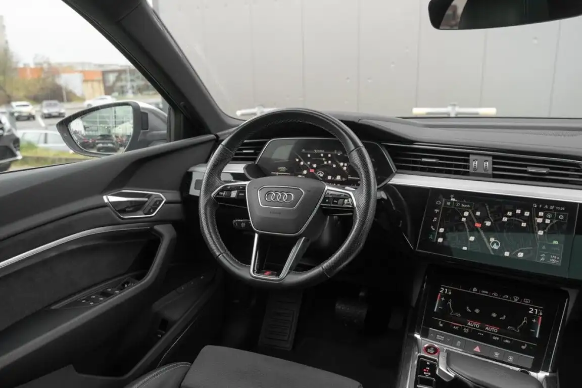 AUDI E-TRON S