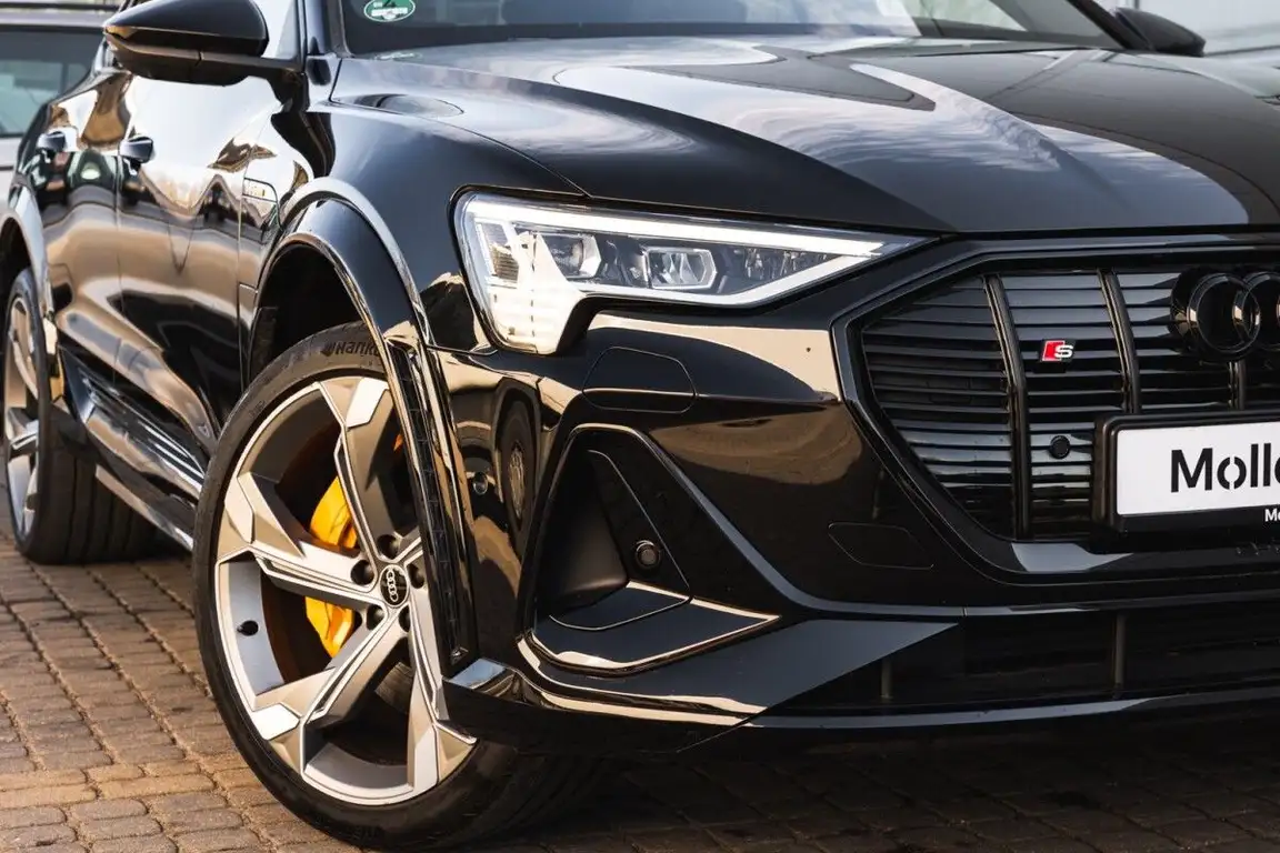 AUDI E-TRON S