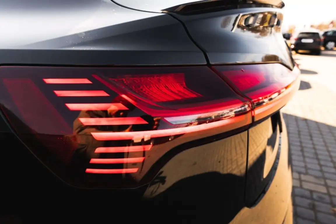 AUDI E-TRON S