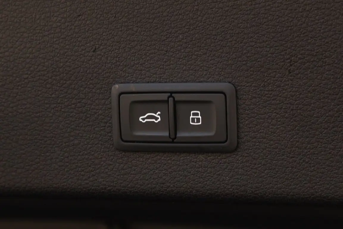 AUDI E-TRON S