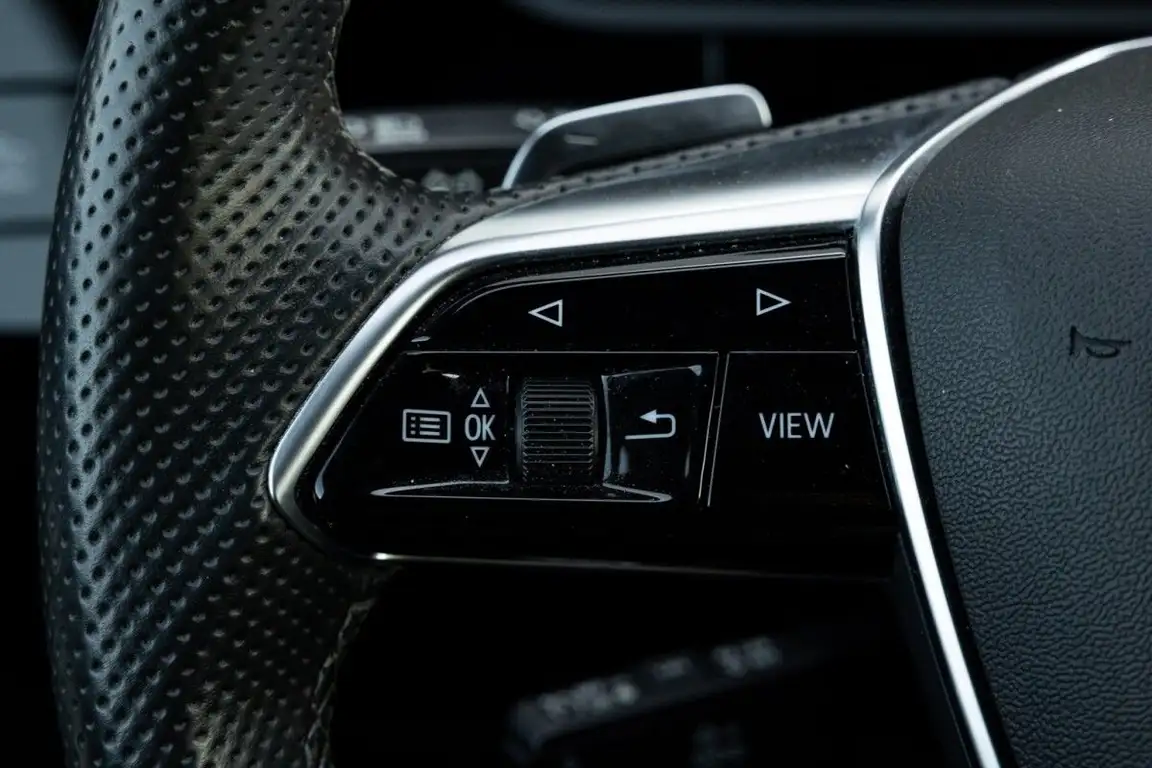 AUDI E-TRON S