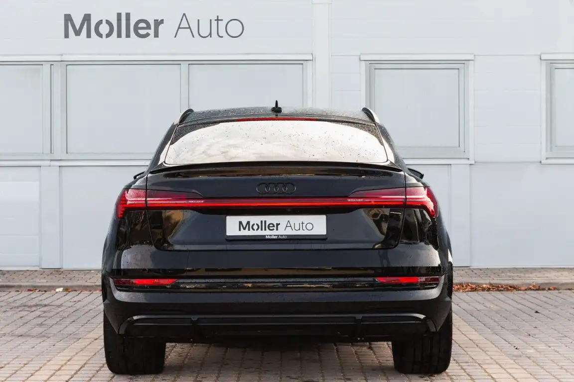 AUDI E-TRON S