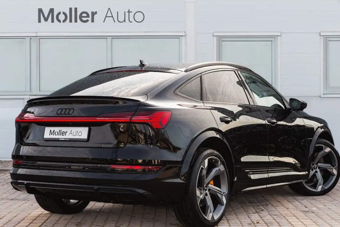 AUDI E-TRON S