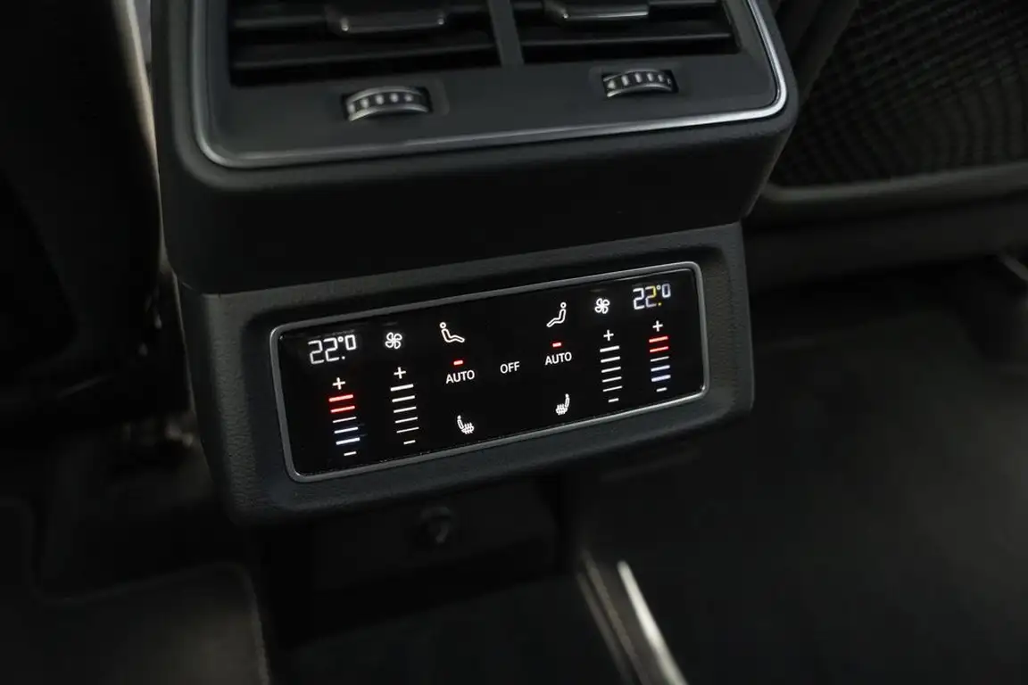 AUDI E-TRON S