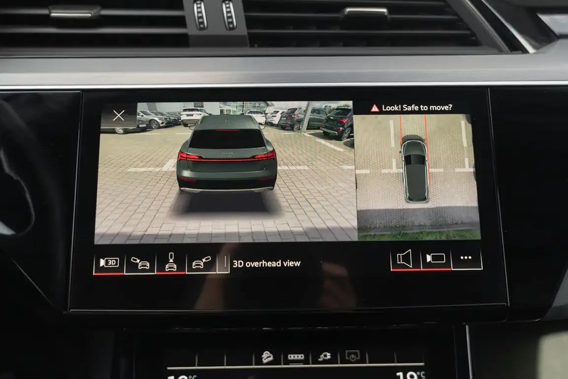AUDI E-TRON S