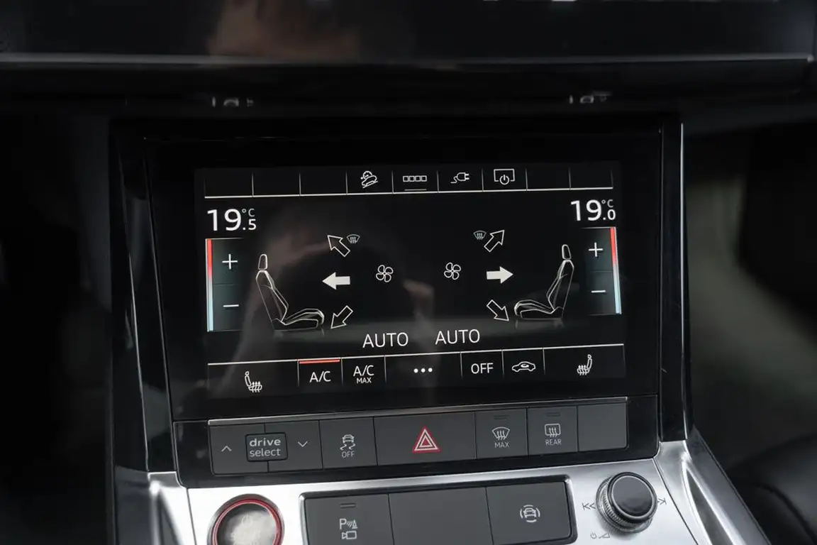 AUDI E-TRON S