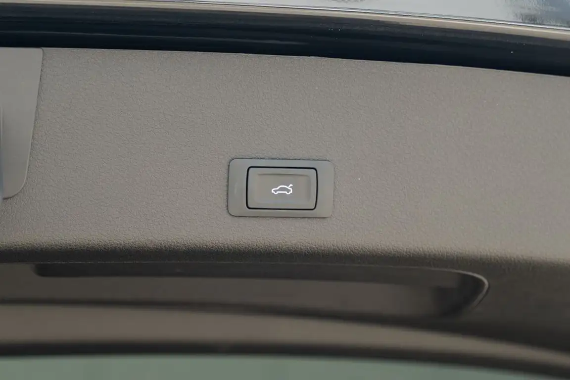 AUDI E-TRON S