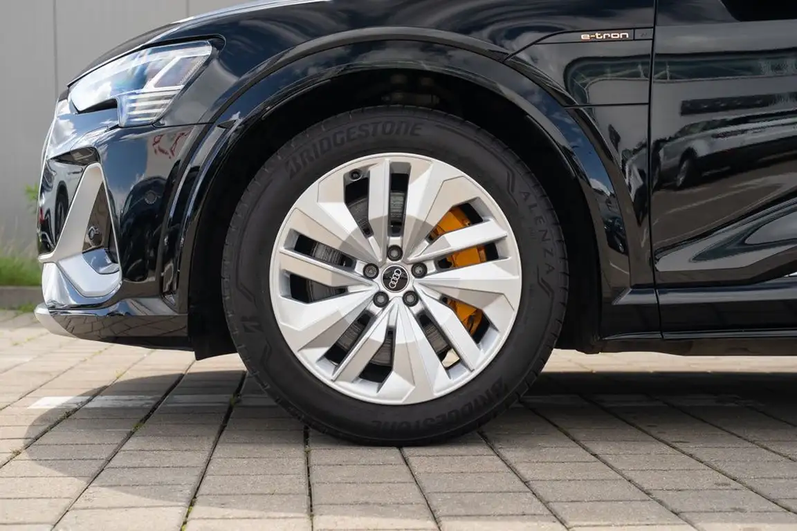 AUDI E-TRON S