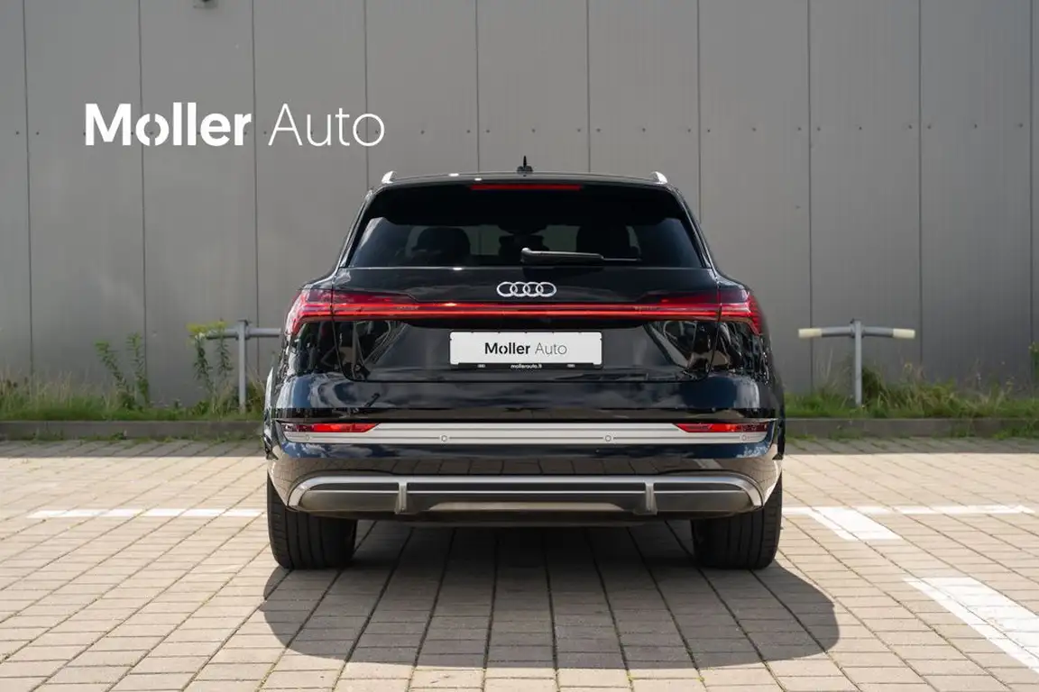 AUDI E-TRON S