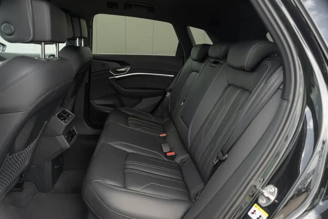 AUDI E-TRON S