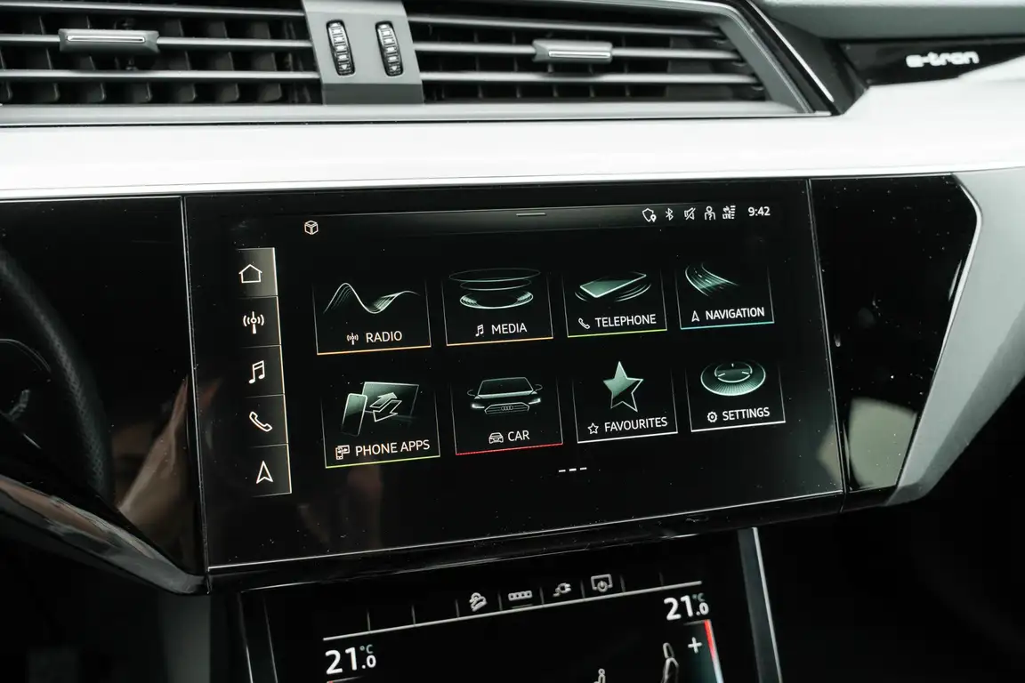 AUDI E-TRON