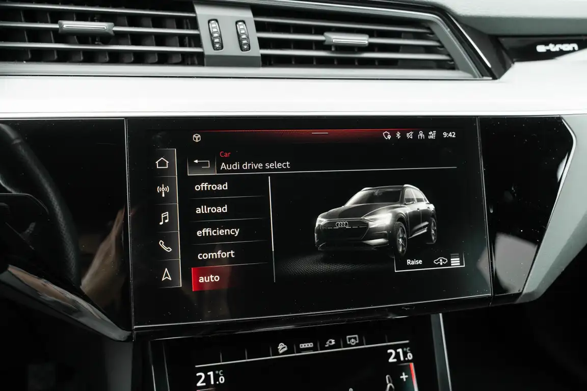 AUDI E-TRON