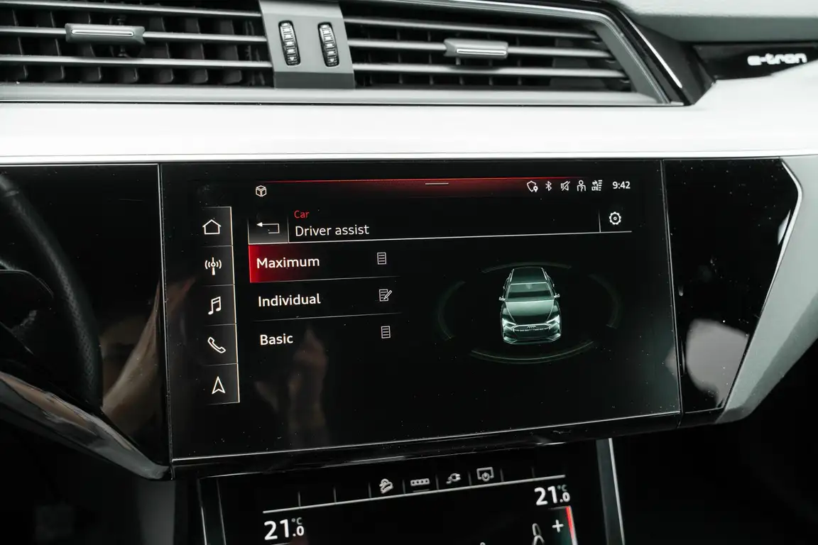 AUDI E-TRON