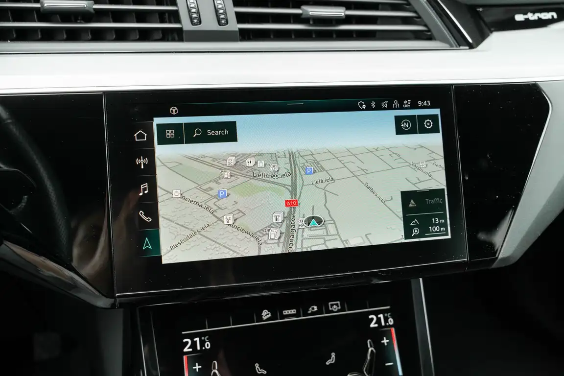 AUDI E-TRON