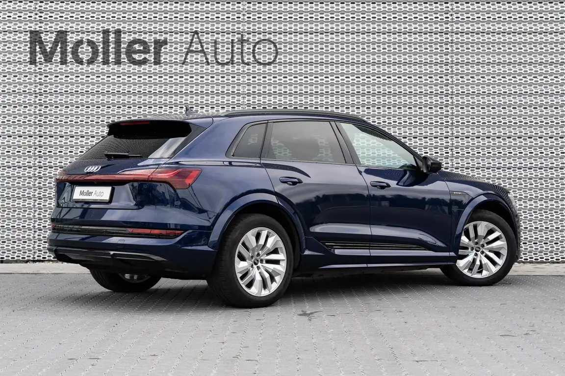 AUDI E-TRON