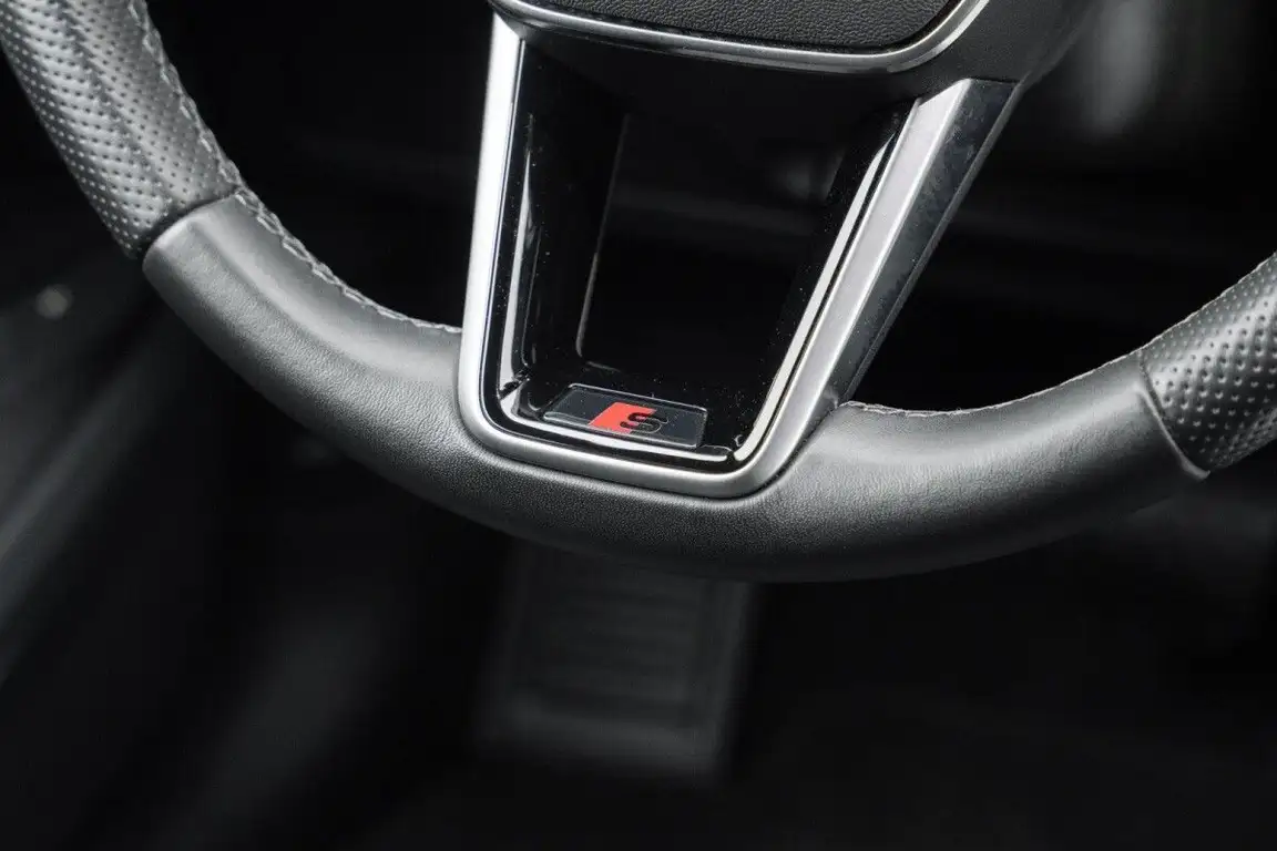 AUDI E-TRON S