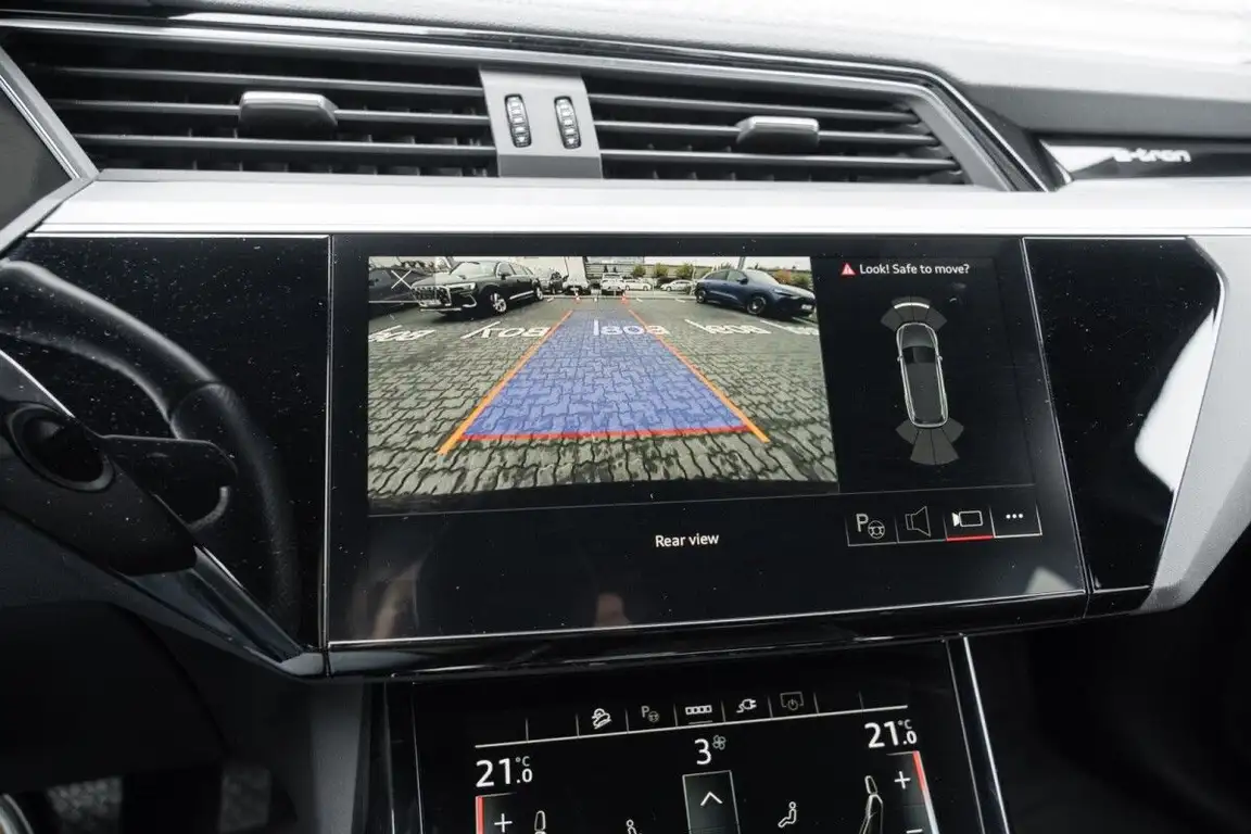 AUDI E-TRON S