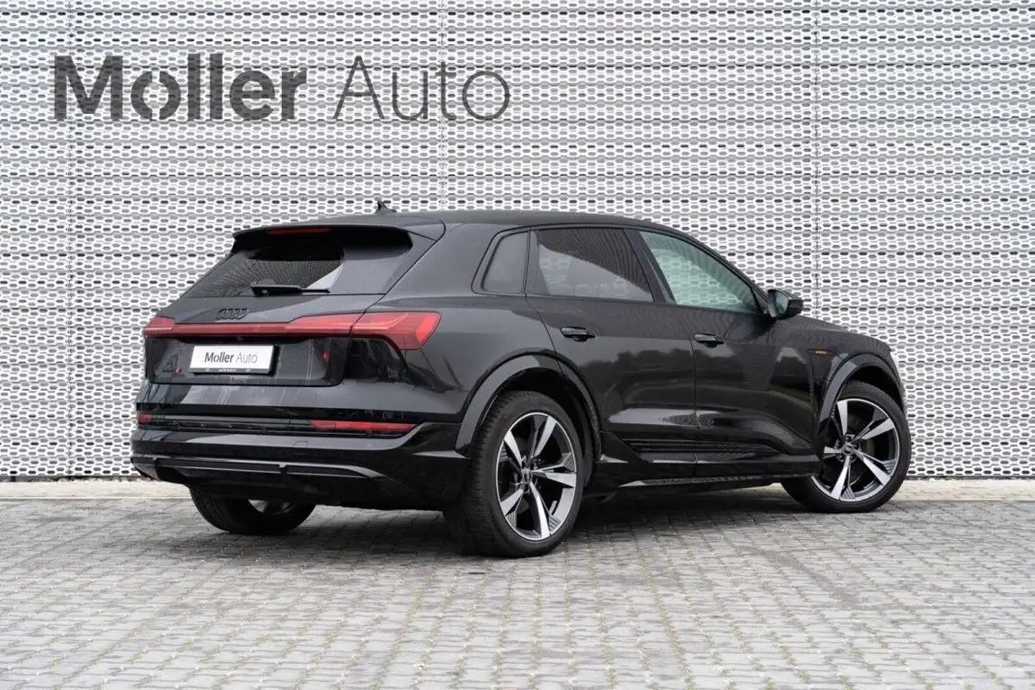 AUDI E-TRON S