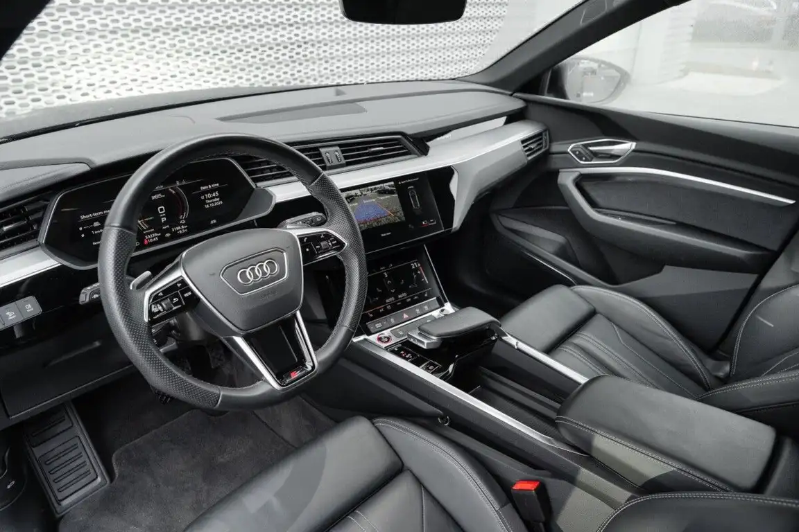 AUDI E-TRON S