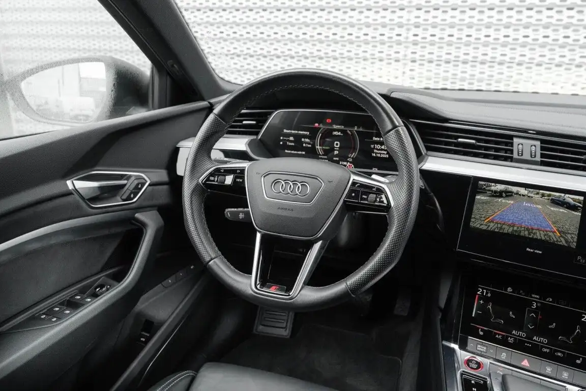 AUDI E-TRON S