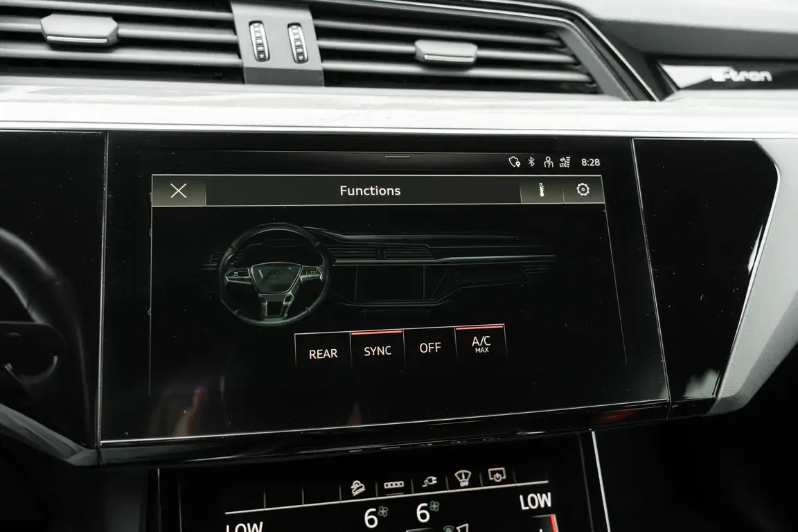 AUDI E-TRON