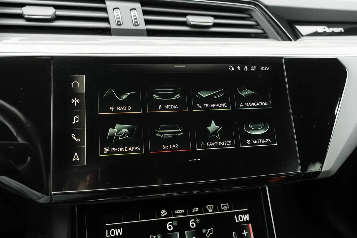 AUDI E-TRON
